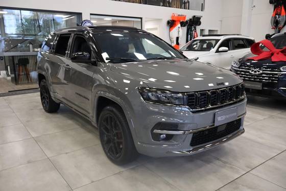 JEEP COMMANDER 2.0 HURRICANE 4 TURBO GASOLINA BLACKHAWK AT9 JEEP COMMANDER 2.0 HURRICANE 4 TURBO GASOLINA BLACKHAWK AT9